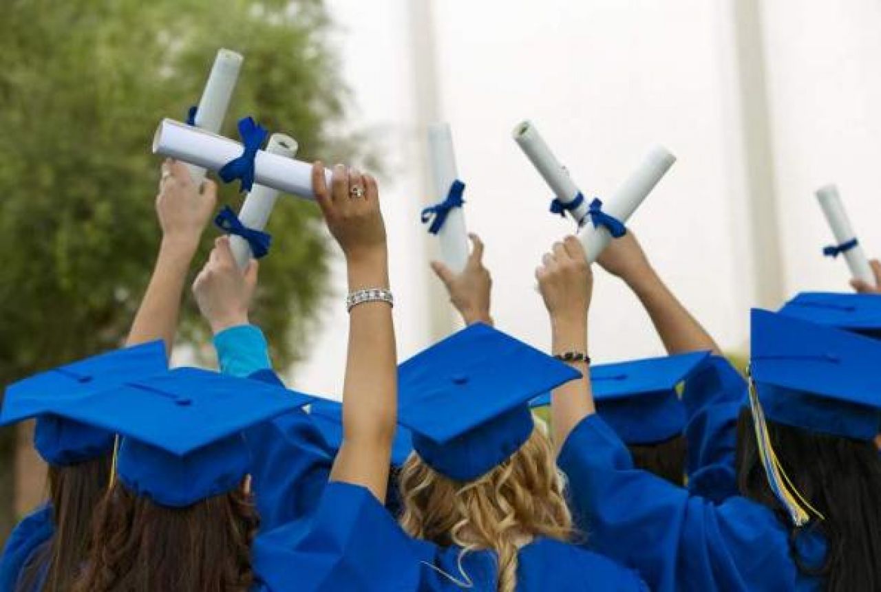 Javni poziv za prikupljanje ponuda radi dodjele stipendija za akademsku godinu 2015/2016