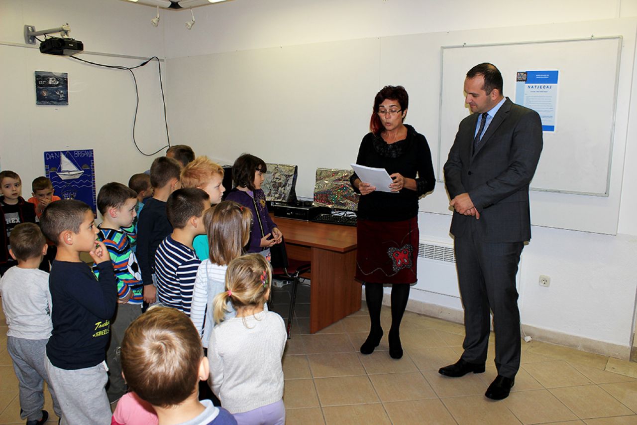 Izložba prispjelih radova i proglašenje pobjednika literarno/likovnog natječaja Moje misto drago 