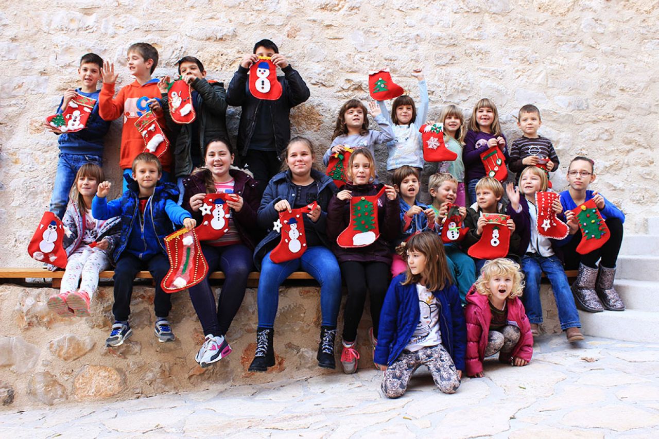 Druga adventska radionica u Muzeju betinske drvene brodogradnje - izrada čizmica za blagdan Sv. Nikole 