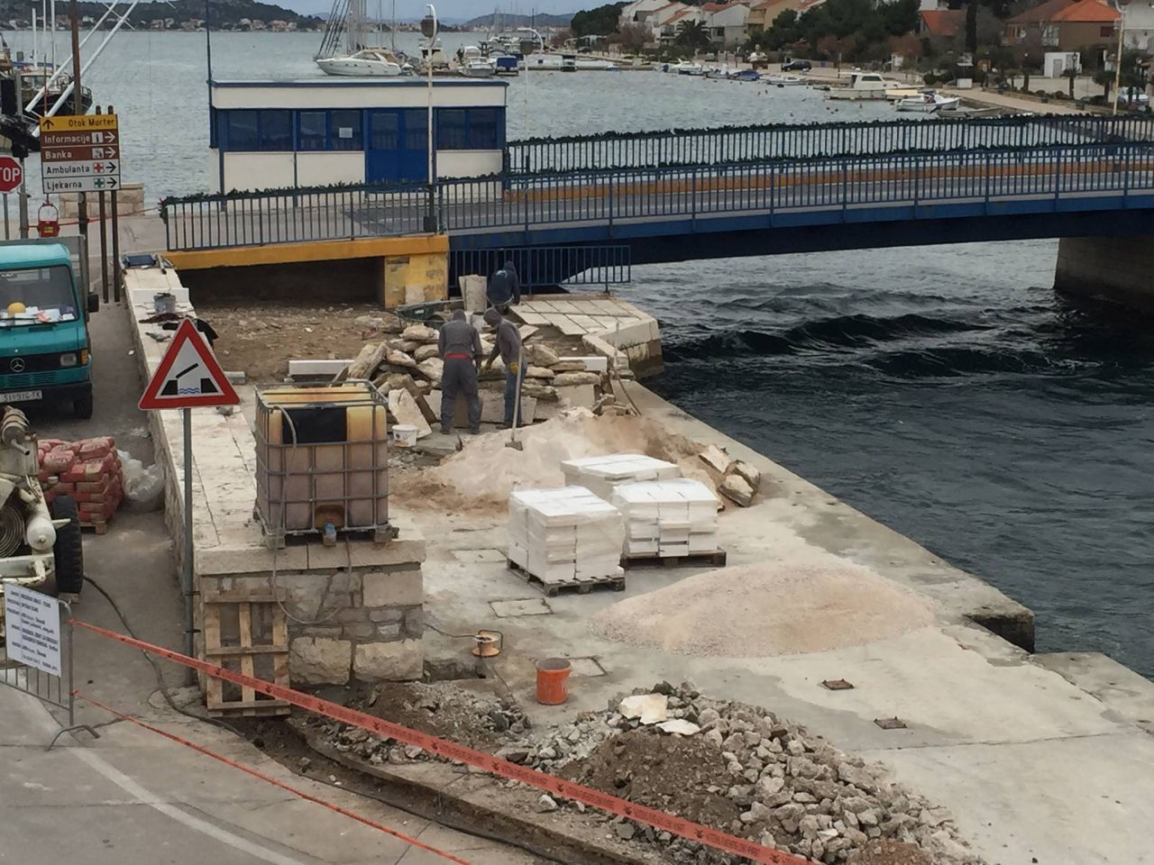 Započeli radovi na sanaciji platoa kod mosta u Tisnome