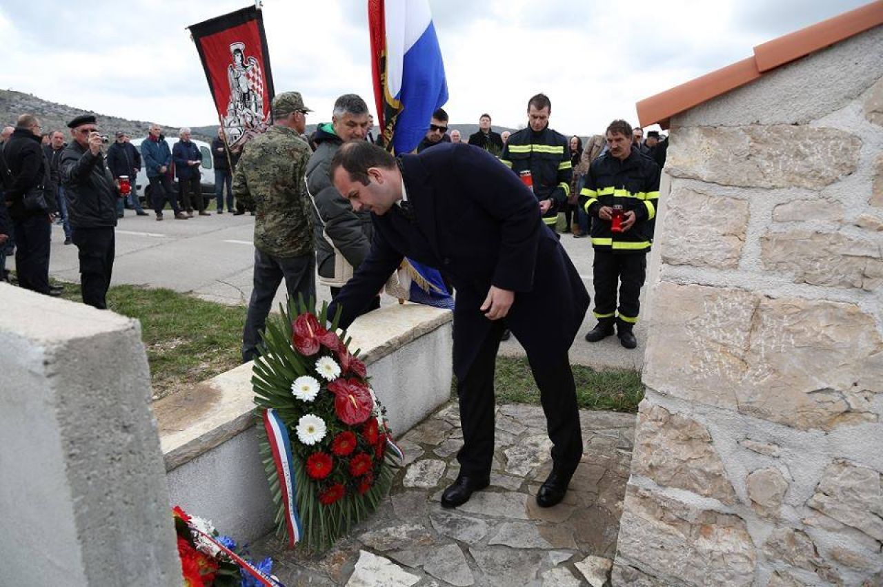 Komemoracija u Dragišićima za stradale hrvatske branitelje 