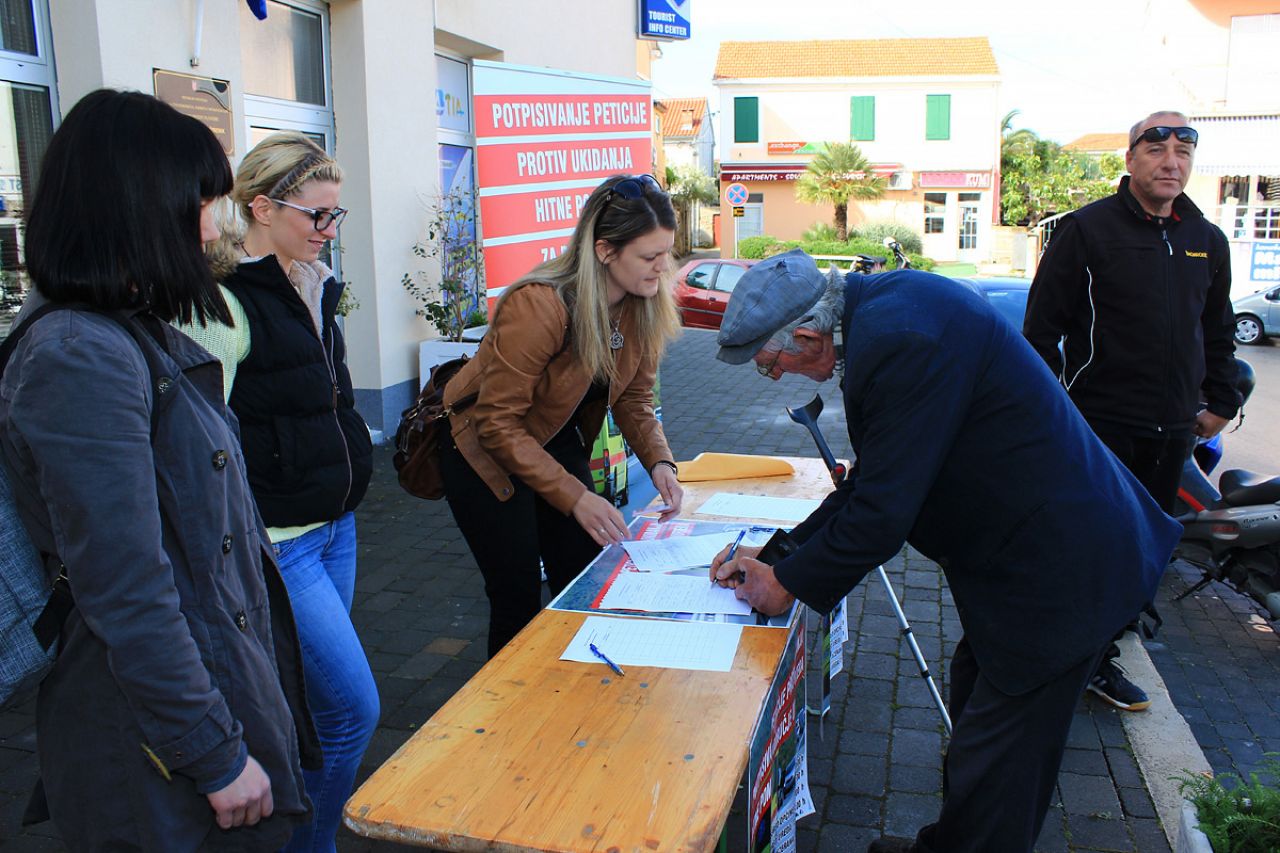 Započelo potpisivanje peticije protiv ukidanja timova T1 iz ispostave hitne pomoći za područje otoka Murtera 