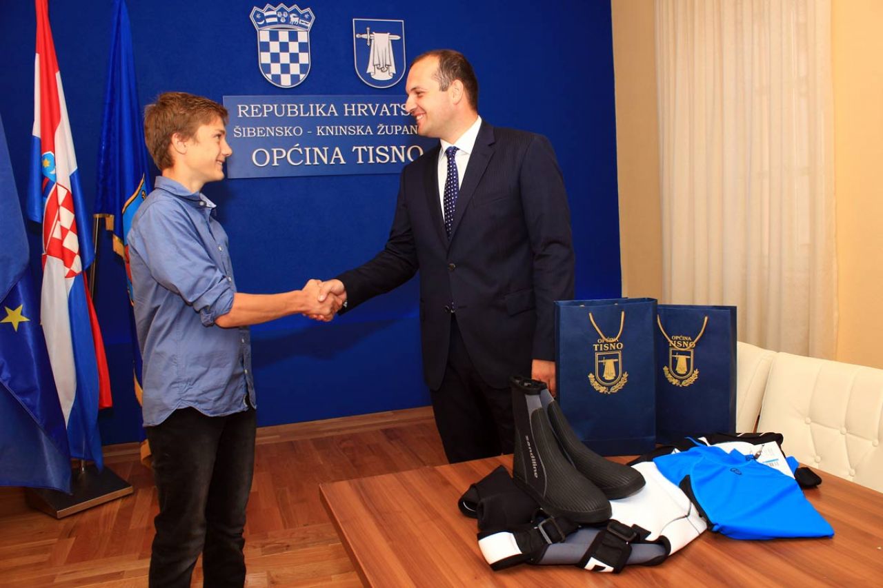 Jedriličar JK Žal Vice Jušić na primanju kod načelnika Klarina 