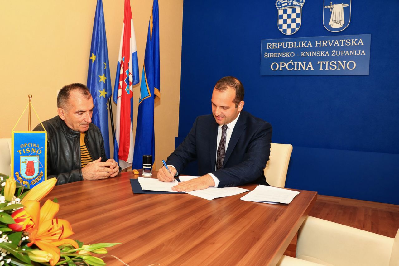 Potpisan ugovor o izvođenju radova na proširenju uređenja Trga na moru u Betini 