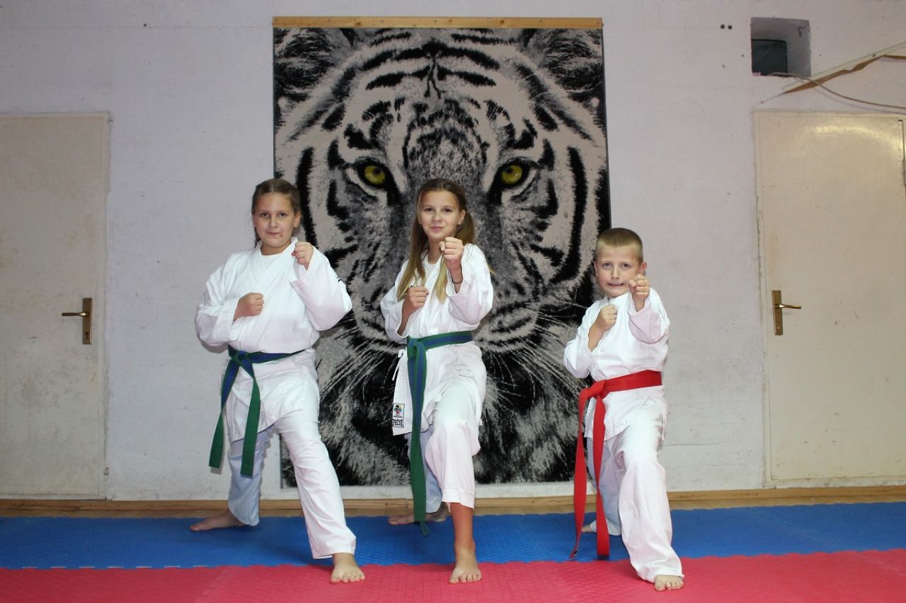 Tri medalje Karate škole Tisno na turniru Dalmacija open