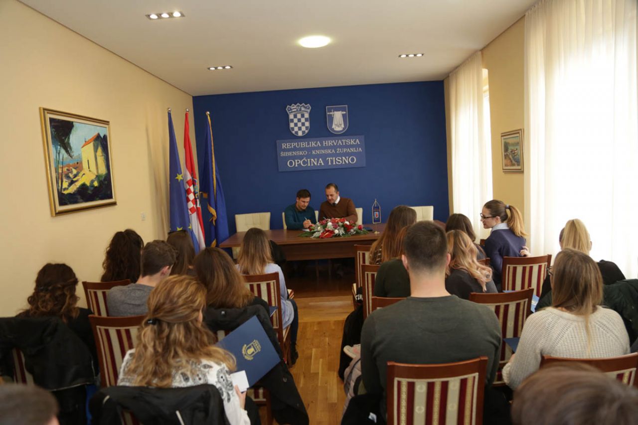 Potpisani ugovori o stipendiranju za akademsku 2017/2018 godinu 