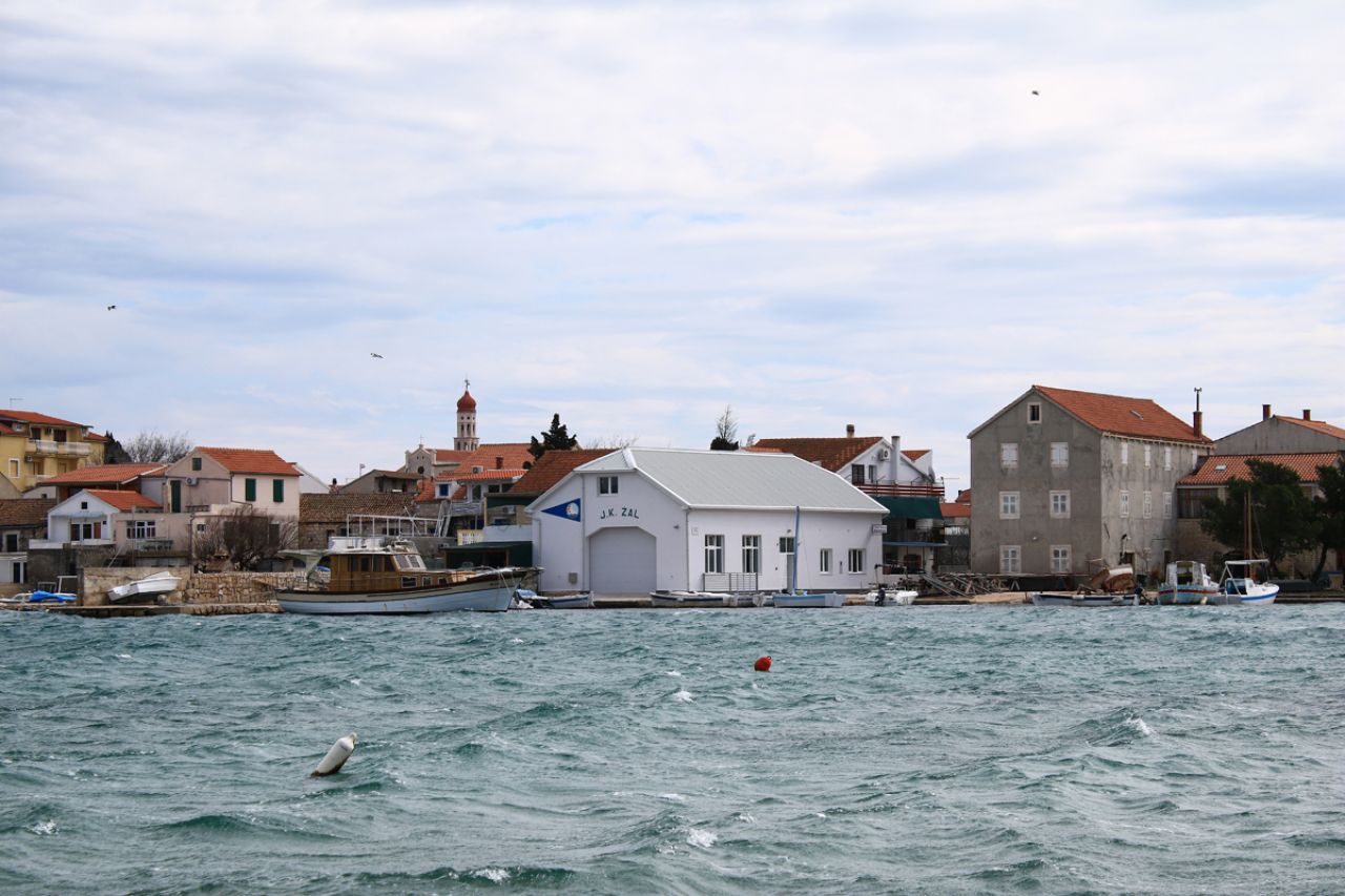 Otvorene obnovljene prostorije Jedriličarskog kluba Žal u Betini   