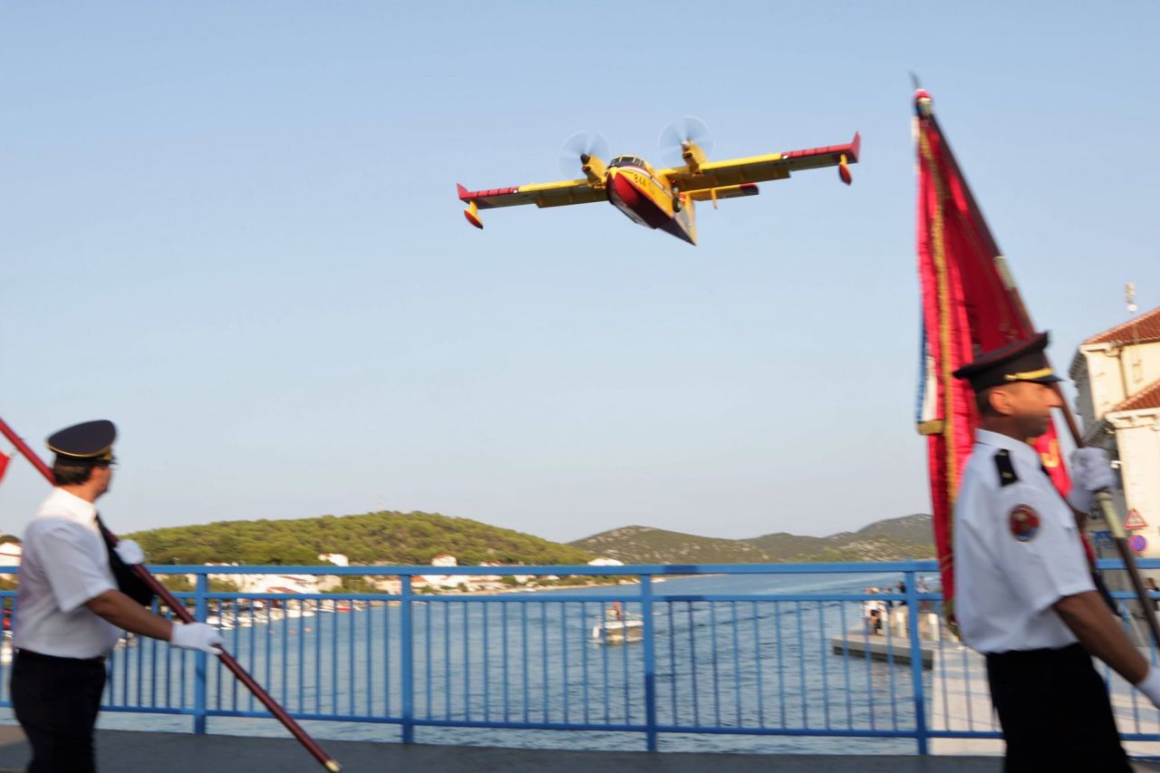 Da se ne zaboravi - održan mimohod sjećanja na poginule vatrogasce  