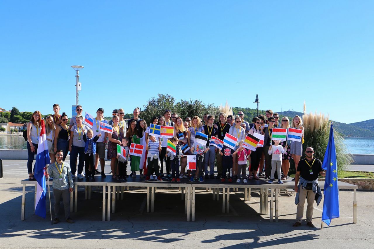 Općina Tisno domaćin desetaka mladih izaslanika  