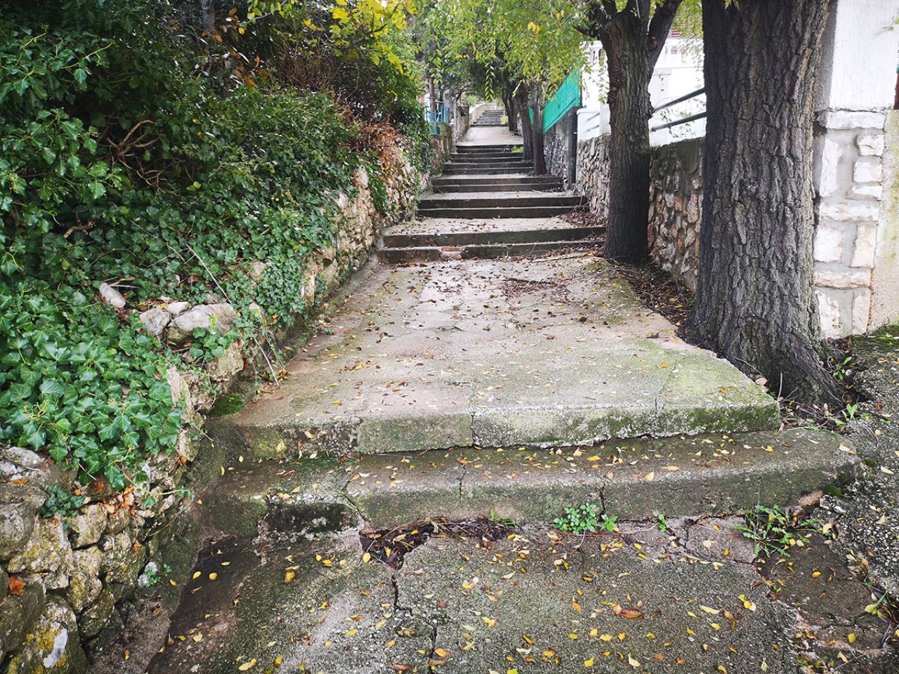 Sanacija stuba put svetišta Gospe od Karavaja Tisno 