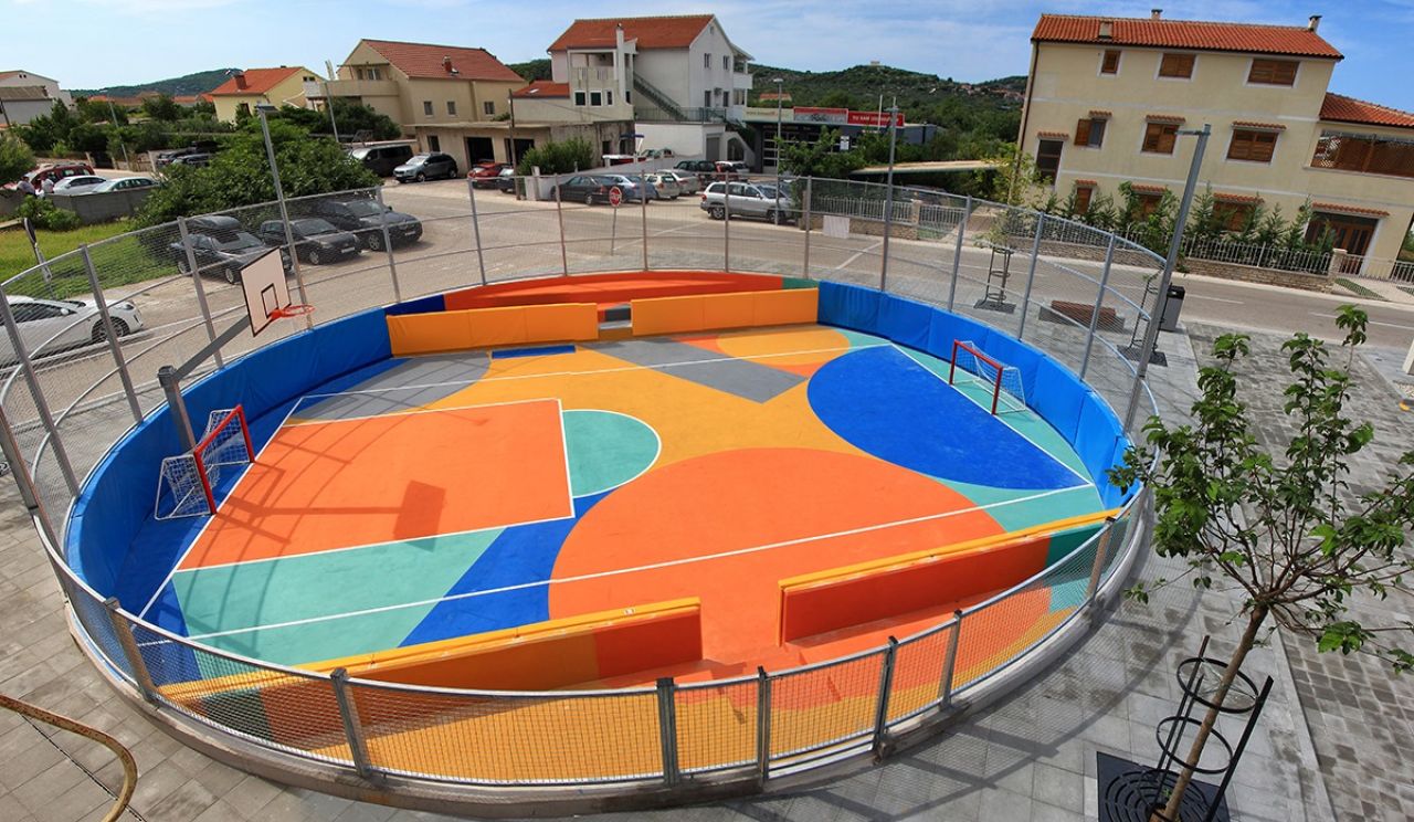 Završeni radovi na uređenju trga ispred škole u Betini 