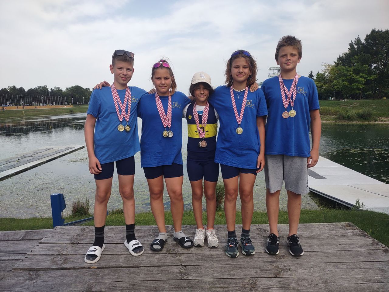 Novih šest medalja veslačima 