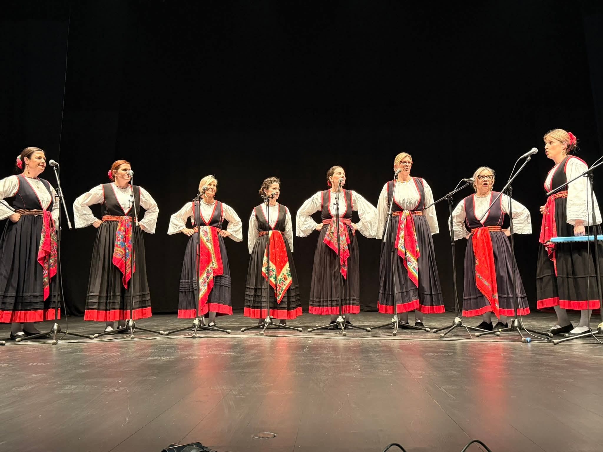 Klapa KUD-a Zora oduševila Vinkovačku publiku