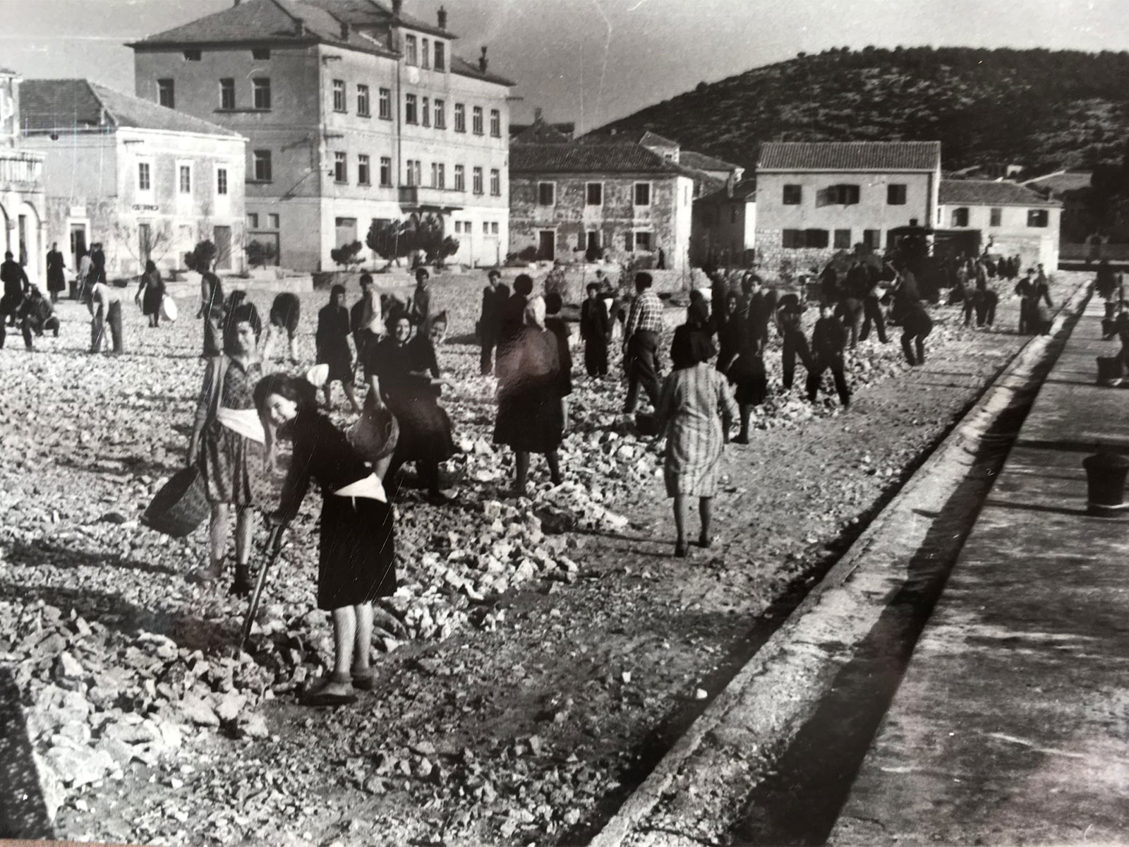 Sačuvajmo priče o ženama koje su oblikovale Tisno – poziv građanima na sudjelovanje